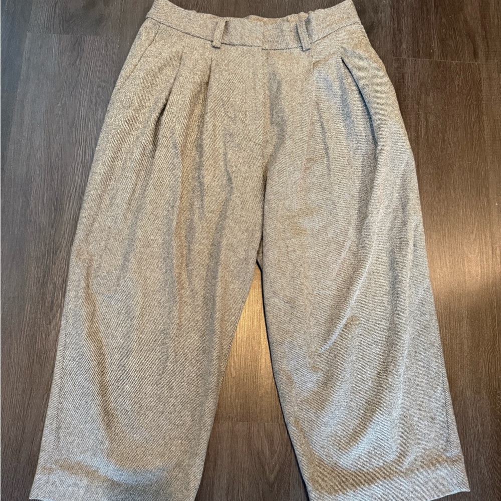 COS Wide-Leg Pleated Trousers in Light Gray